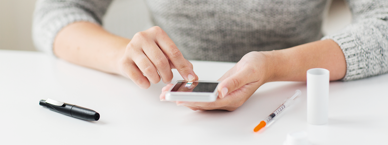 Las aplicaciones en teléfonos inteligentes, facilitan el intercambio de información para mejorar el automanejo de la diabetes.